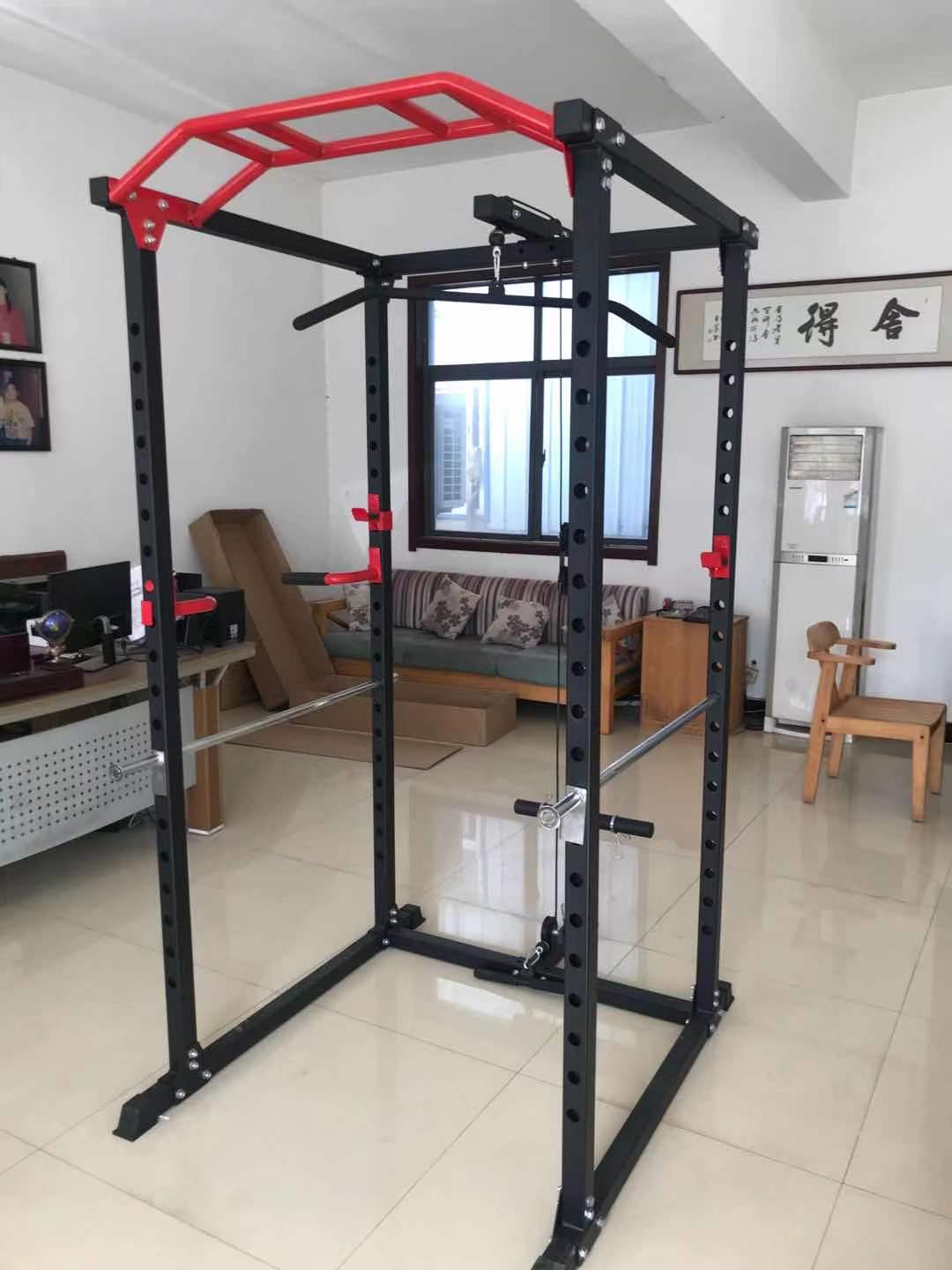 Moderne fitnessapparatuur voor - Home Gym With Smith Machine recensie en prijs
